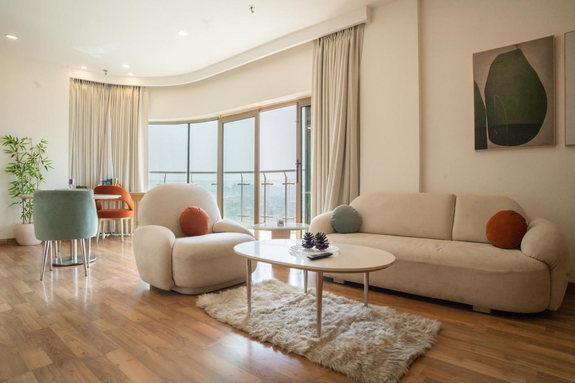 Ar Suites Klj Square Ґурґаон Екстер'єр фото