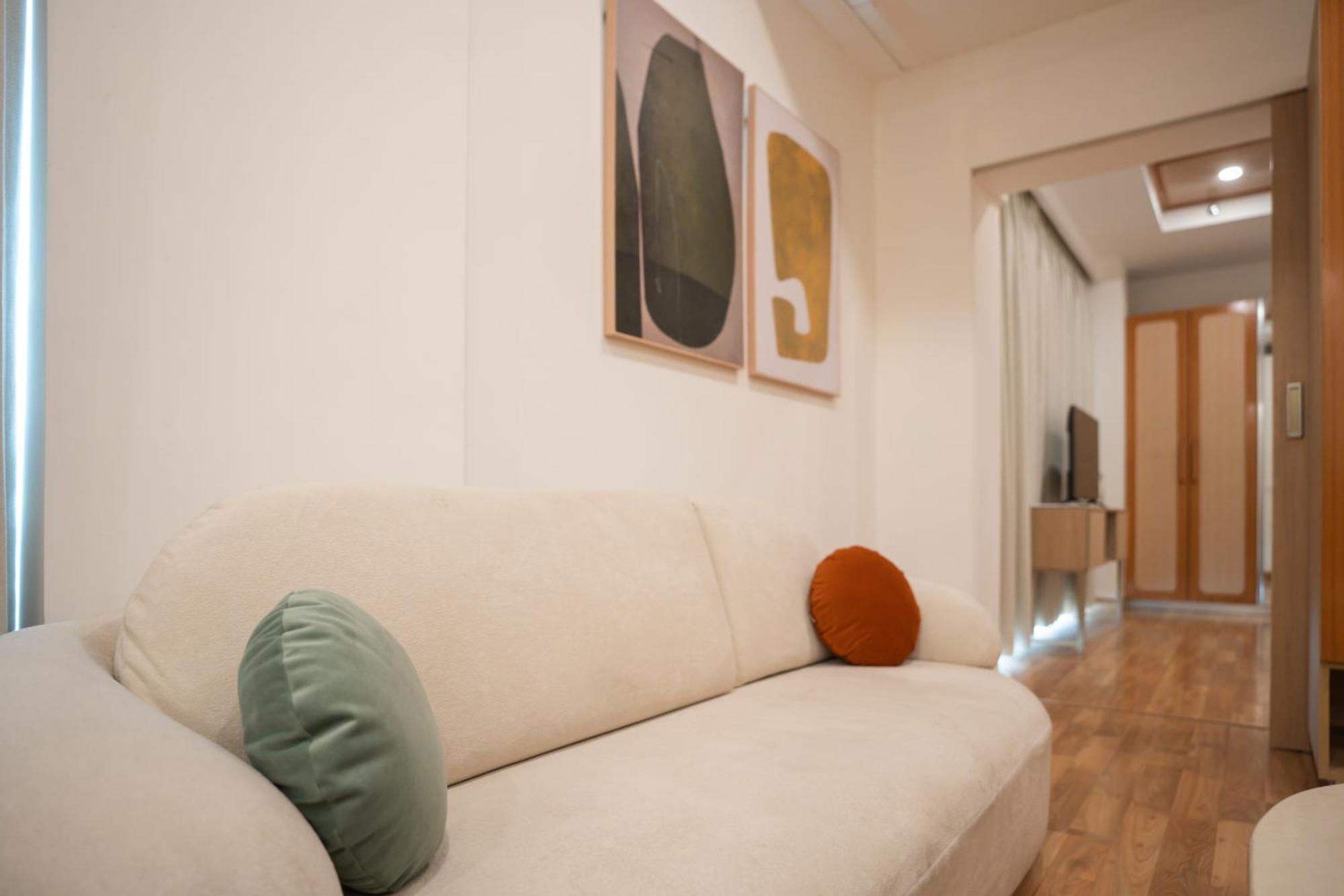 Ar Suites Klj Square Ґурґаон Екстер'єр фото