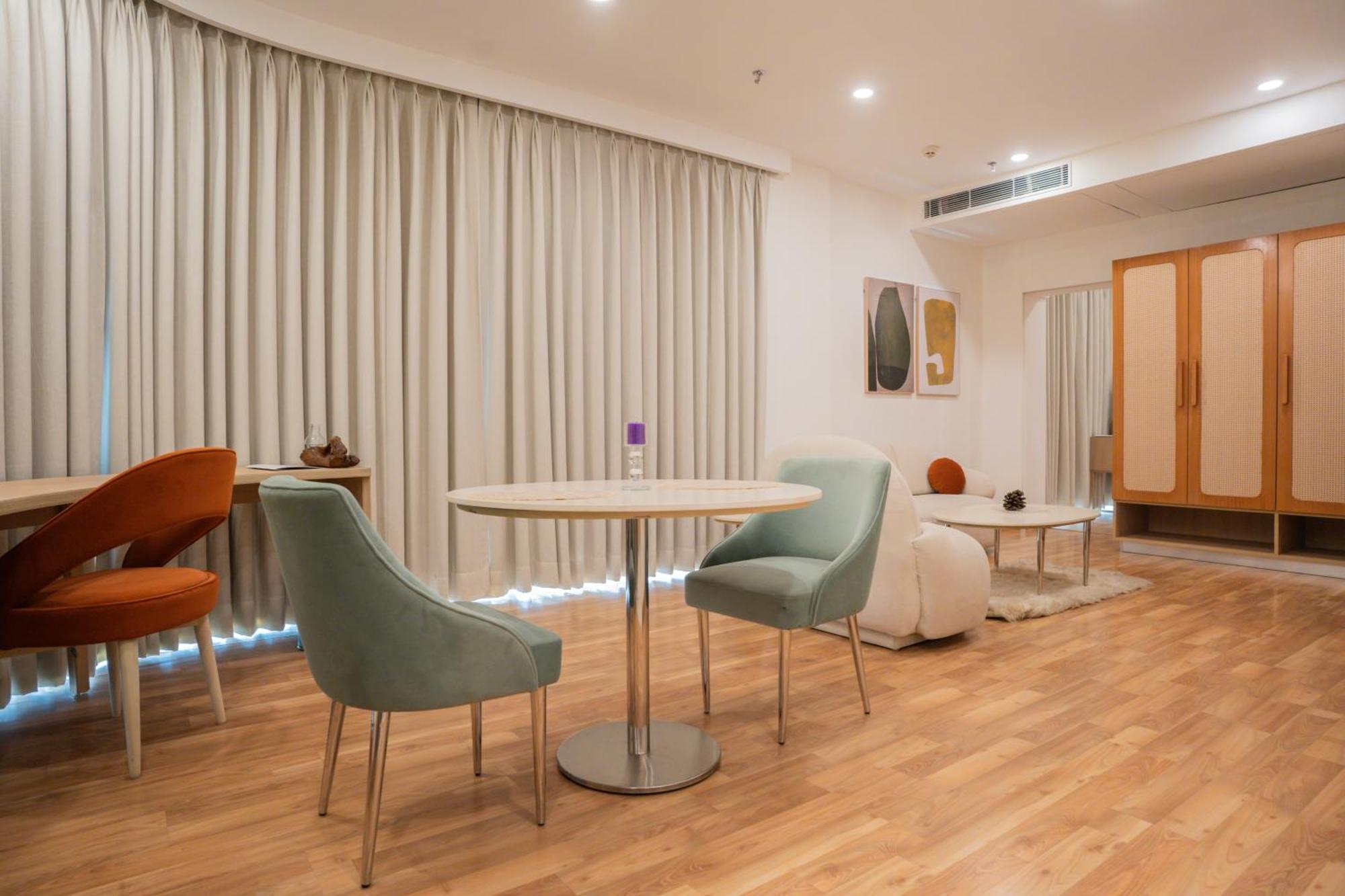 Ar Suites Klj Square Ґурґаон Екстер'єр фото