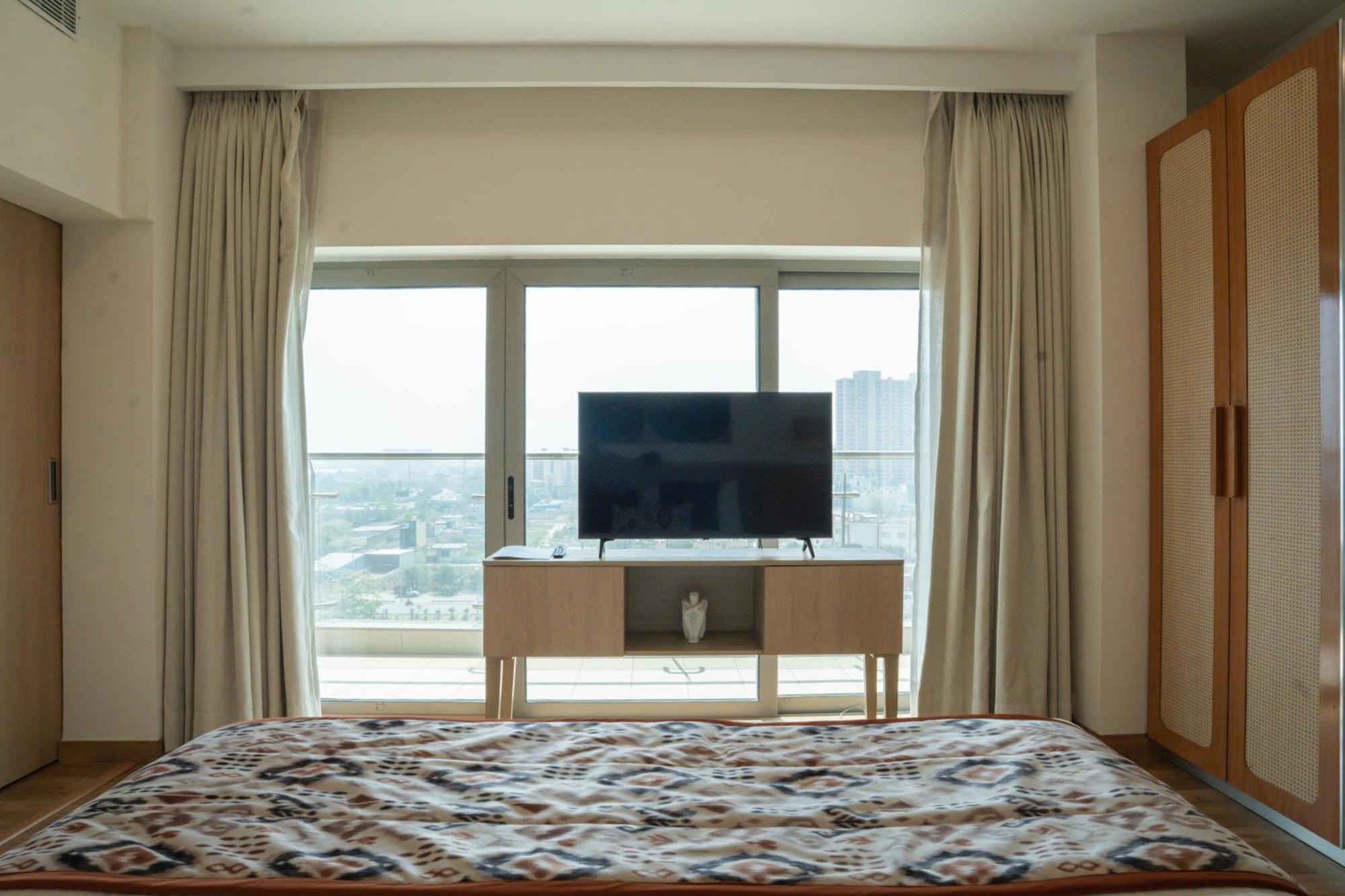 Ar Suites Klj Square Ґурґаон Екстер'єр фото