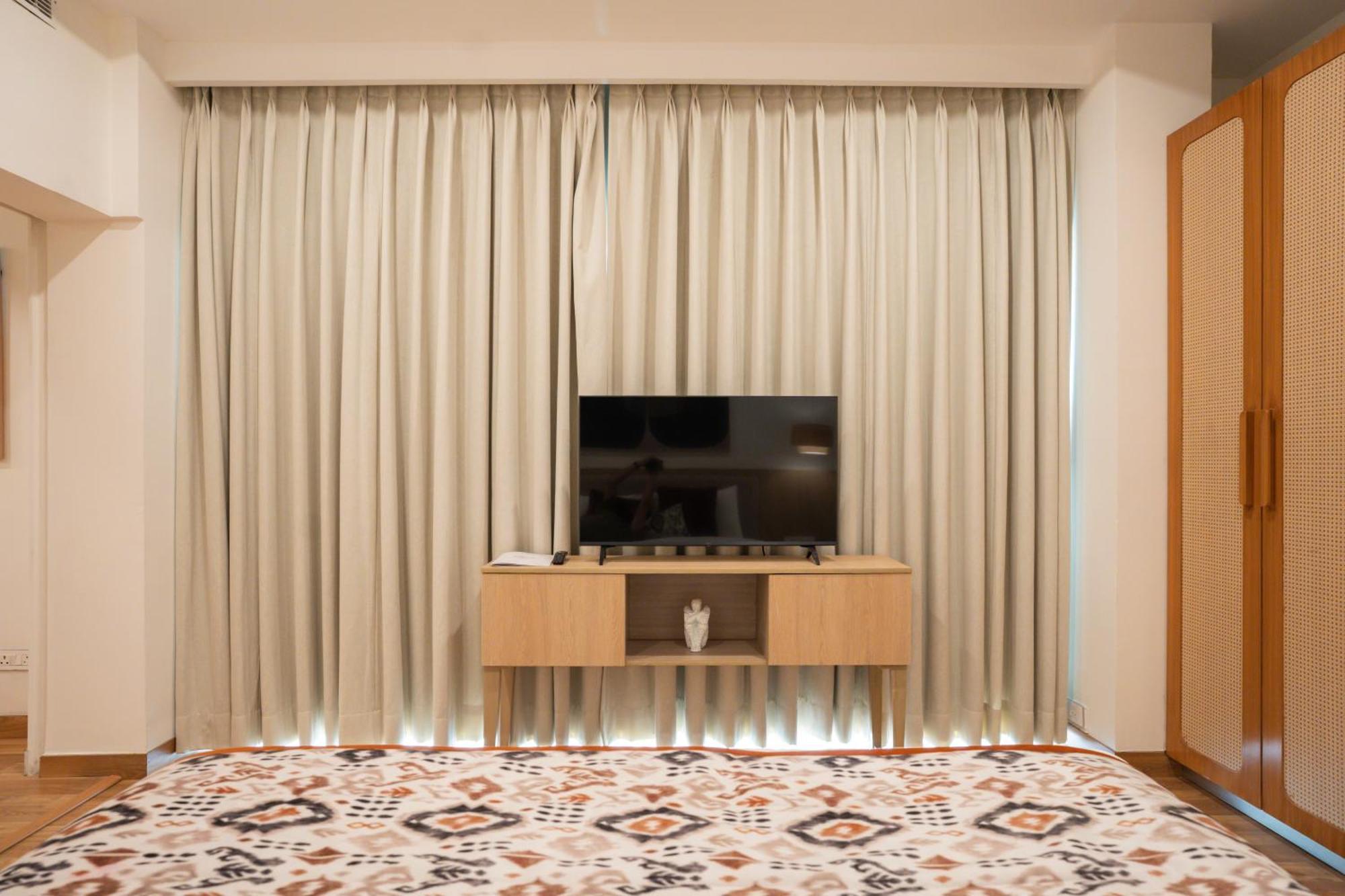 Ar Suites Klj Square Ґурґаон Екстер'єр фото